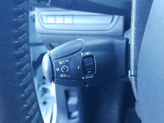 Peugeot 2008 1.2 PureTech Blue Lion picture 24