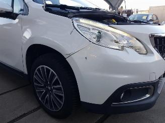 Peugeot 2008 1.2 PureTech Blue Lion picture 10