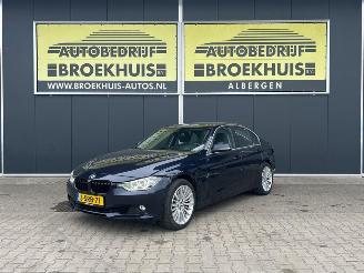 krockskadad bil auto BMW 3-serie 320i xDrive High Executive 2013/12