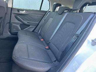 Ford Focus Wagon 1.0 EcoBoost Trend Edition Business picture 18