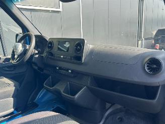 Mercedes Sprinter 317 1.9 CDI L2H2 RWD picture 18