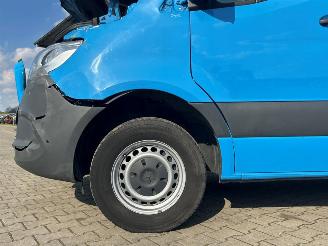 Mercedes Sprinter 317 1.9 CDI L2H2 RWD picture 13