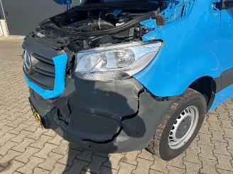 Mercedes Sprinter 317 1.9 CDI L2H2 RWD picture 11