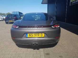 Porsche 718 Cayman 2.0 picture 5