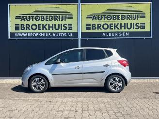 Kia Venga 1.6 CVVT First Edition picture 2