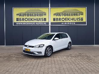 damaged passenger cars Volkswagen Golf 1.6 TDI Comfortline SOUND-Edition 2018/1