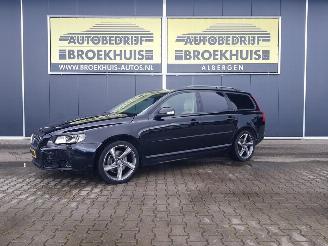 Volvo V-70 2.4 D5 Momentum picture 1