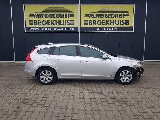 Volvo V-60 2.0 D4 Momentum picture 4