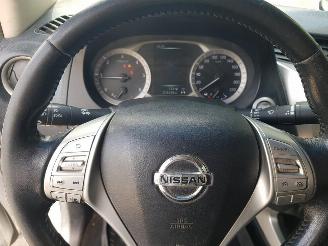 Nissan Navara 2.3 dCi Tekna King Cab picture 19