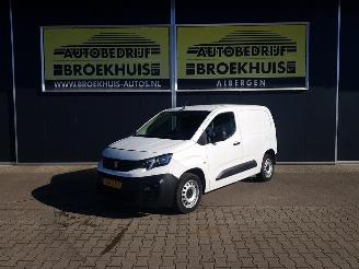 krockskadad bil bedrijf Peugeot Partner 1.5 BlueHDI Premium 2023/9