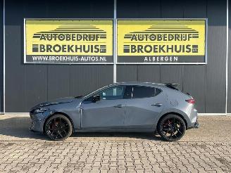 Mazda 3 2.0 e-SkyActiv-X M Hybrid 180 Luxury picture 2