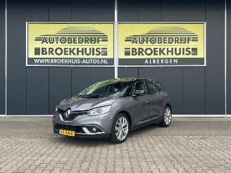 skadebil auto Renault Scenic 1.3 TCe Limited 2019/3