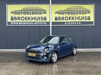 krockskadad bil auto Mini One Mini 1.5 D Pepper Business 2014/8