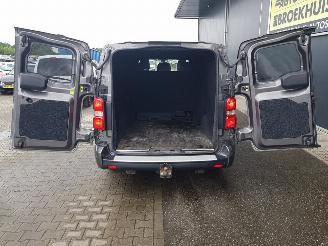 Peugeot Expert 231L 2.0 BlueHDI 180 DC Premium Pack picture 17