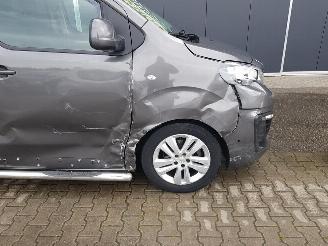 Peugeot Expert 231L 2.0 BlueHDI 180 DC Premium Pack picture 9