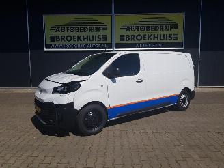 krockskadad bil auto Toyota Proace Worker 1.5 D-4D L2 Navigator 2024/9