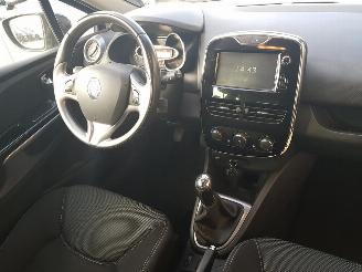 Renault Clio Estate 0.9 TCe Night&Day picture 12