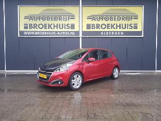  Peugeot 208 1.2 PureTech Signature 2019/3