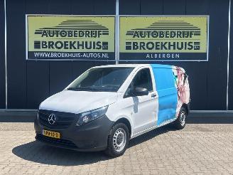 krockskadad bil bedrijf Mercedes Vito 110 CDI Functional Lang 2022/6