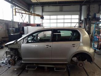 Vrakbiler auto Volkswagen Up! Up! (121), Hatchback, 2011 1.0 12V EcoFuel 2019/1