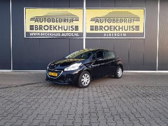 Schadeauto Peugeot 208 1.0 PureTech Access 2015/1
