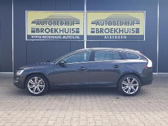 Volvo V-60 2.4 D6 AWD Plug-In Hybrid Summum picture 2