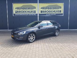 skadebil auto Volvo V-60 2.4 D6 AWD Plug-In Hybrid Summum 2013/12
