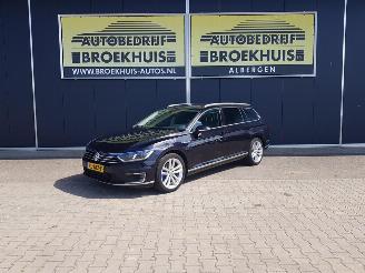 Vaurioauto  passenger cars Volkswagen Passat Variant 1.4 TSI GTE Highline 2015/12