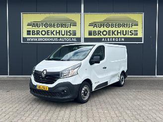 krockskadad bil bedrijf Renault Trafic 1.6 dCi T29 L1H1 Turbo2 Energy 2015/12