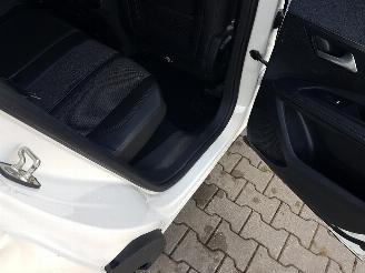 Peugeot 3008 1.2 PureTech Première picture 11