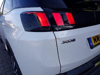 Peugeot 3008 1.2 PureTech Première picture 14