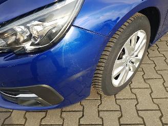Peugeot 308 SW 1.2 PureTech Blue Lease Executive picture 13