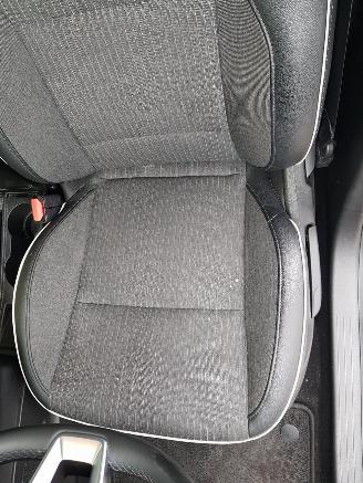 Renault Clio 1.0 TCe Intens picture 22