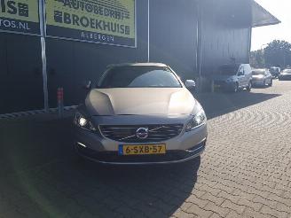Volvo V-60 2.4 D6 AWD Plug-In Hybrid Summum picture 3