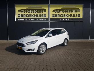 Schadeauto Ford Focus Wagon 1.0 Titanium Edition 2015/11