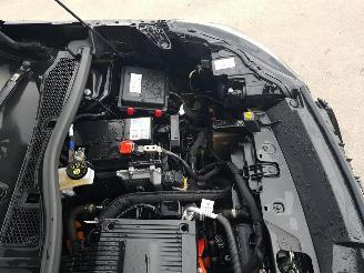 Peugeot e-2008 EV Allure 50 kWh picture 13