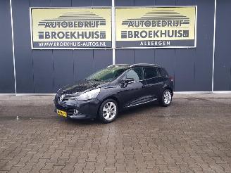 skadebil auto Renault Clio Estate 0.9 TCe Limited 2016/5