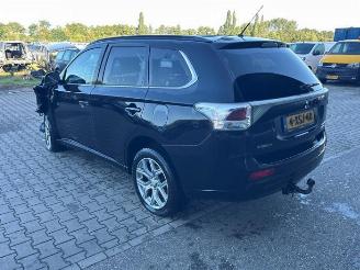 Mitsubishi Outlander Outlander (GF/GG), SUV, 2012 / 2022 2.0 16V PHEV 4x4 picture 3