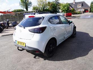 damaged passenger cars Mazda 2 1.5 SkyActiv-G 90 2019/1