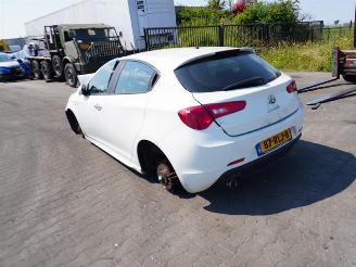 Alfa Romeo Giulietta 1.6 JTDm picture 2