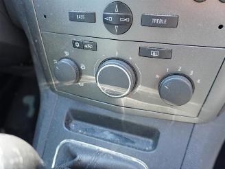 Opel Zafira 1.9 CDTi picture 10