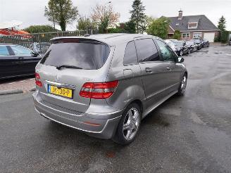 krockskadad bil auto Mercedes B-klasse 200 turbo 2005/6