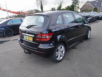 Schadeauto Mercedes B-klasse 200 CDi 2006/8