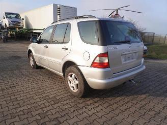 Mercedes ML 270 CDI picture 2
