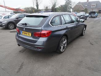 damaged passenger cars BMW 3-serie Touring 330d xDrive 2017/3