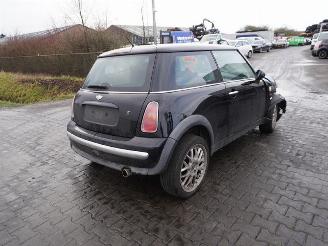 Coche siniestrado Mini One 1.6 16v 2001/9