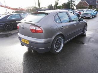 Coche siniestrado Seat Leon 1.8 20v 2004/1