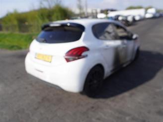 demontáž osobní automobily Peugeot 208 1.2 Vti 2016/8