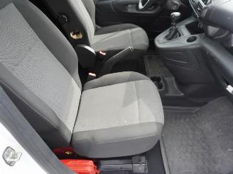 Opel Combo Cargo 1.2 benzine picture 10