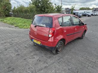 Coche siniestrado Mitsubishi Colt 1.1 12V (3A91) 2010/2